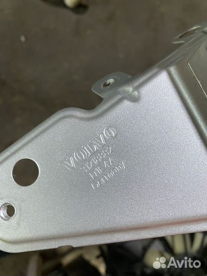 Volvo S 60 крыло переднее левое 10-13 год