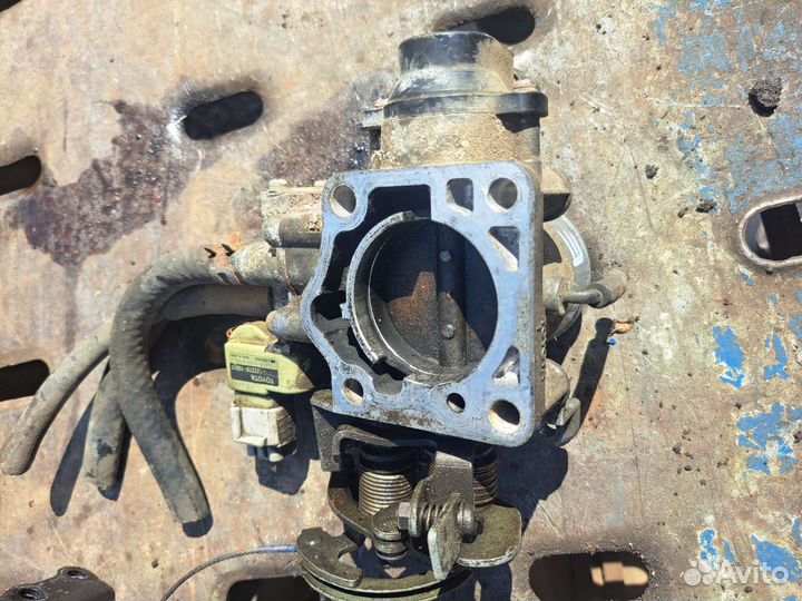 Дросельная заслонка 1.6 для Тойота Карина Е 1992гв