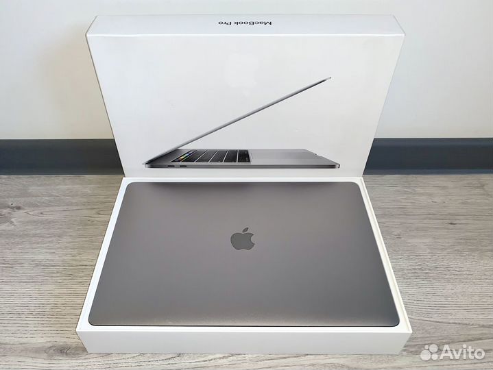 MacBook Pro 15 2017 i7/16GB/512GB/ Radeon Pro 4GB