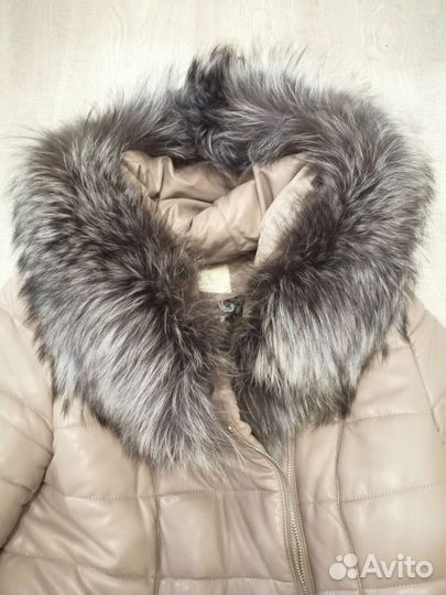 Кожаное женское пальто с капюшоном