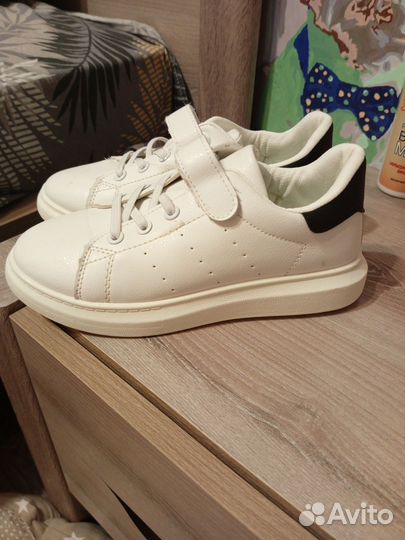 Кроссовки детские