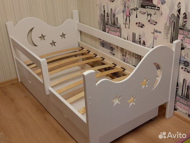 Детская деревянная кровать звездочка