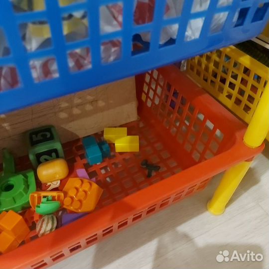 Пластиковая этажерка для игрушек
