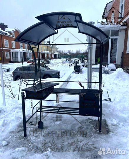 Мангал с крышей