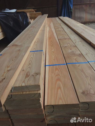 Шлифованные доски лиственницы 35x140 мм, для безупречного внешнего вида