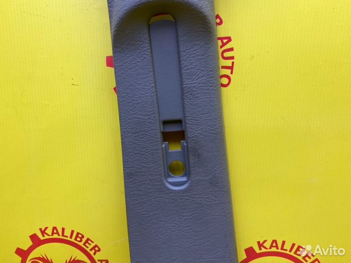 Обшивка стойки левая Jeep Liberty/Cherokee KJ 2.8