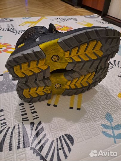 Ботинки рабочие новые 42 размер деми