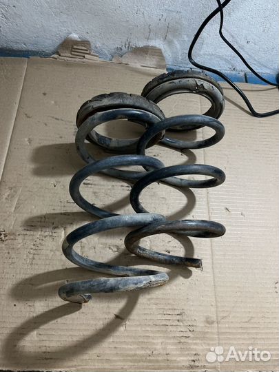 Задние пружины mazda tribute1