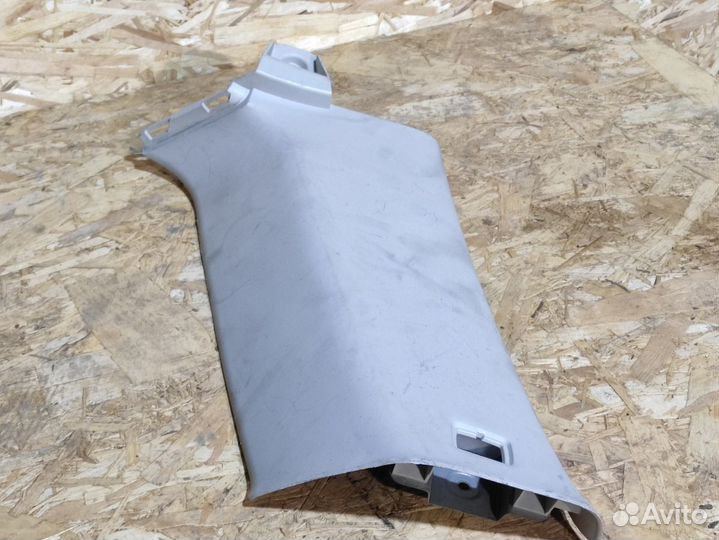 Обшивка стойки правая Subaru Forester S12