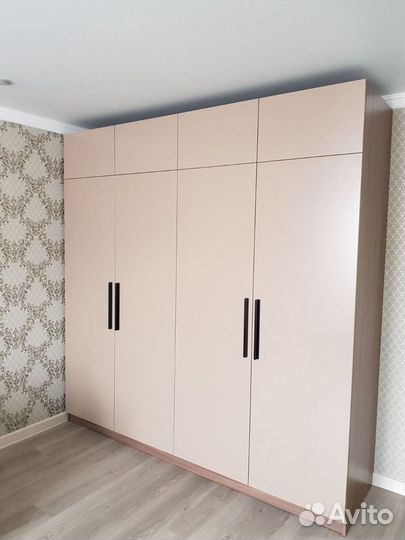 Шкаф двухстворчатый