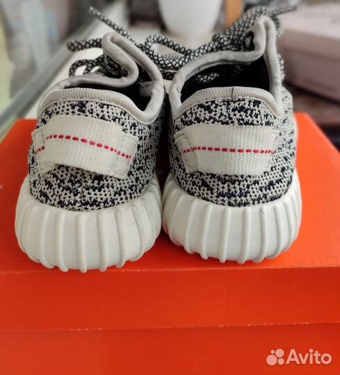 Кроссовки adidas yeezy р. 29