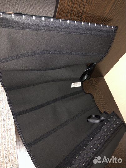 Латексный корсет + ещё один б/у в размере М