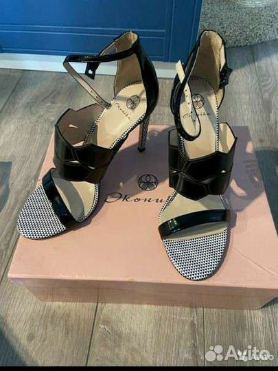 Босоножки новые Эконика 41
