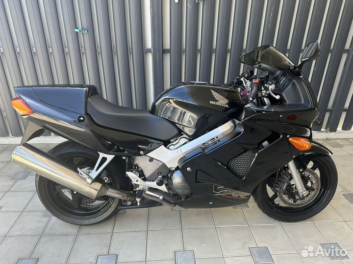 Honda VFR 800 2шт Без пробега