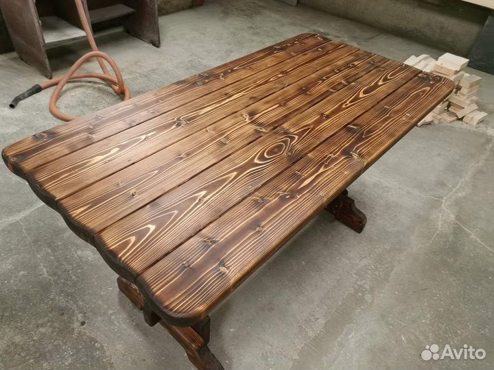 Стол деревянный