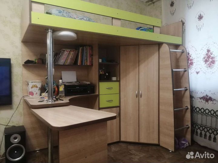Двухъярусная кровать