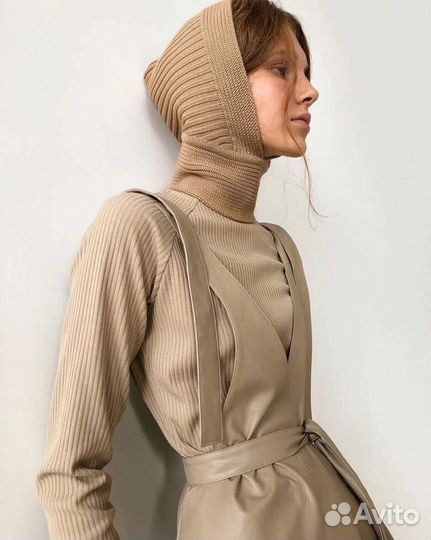 Ushatava бежевый Капор из шерсти мериноса