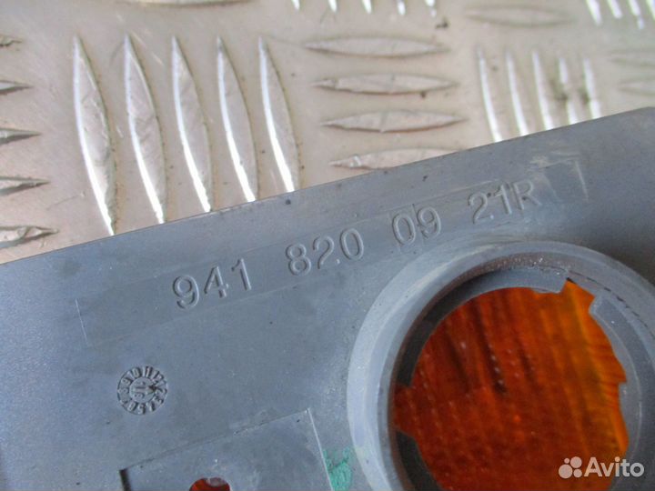 Повторитель поворота правый Mercedes-Benz A9418200