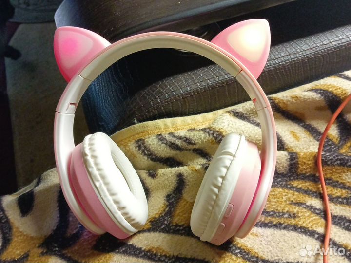 Светящиеся наушники беспроводные,б.у