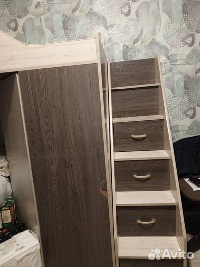 Кровать чердак со шкафом