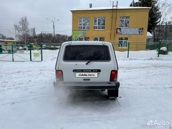 LADA 4x4 (Нива) 1.7 МТ, 2001, 100 000 км
