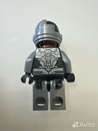 Lego минифигурка Cyborg sh155