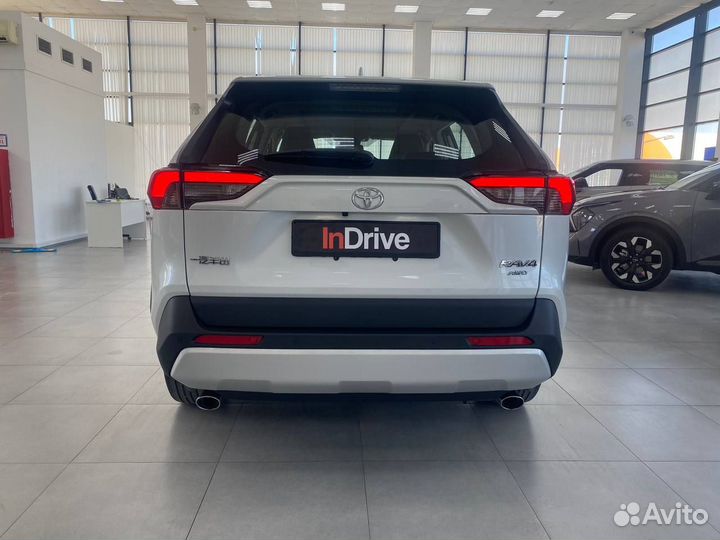 Toyota RAV4 2.0 CVT, 2024