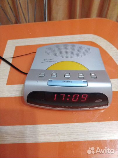 Радио часы будильник со светом