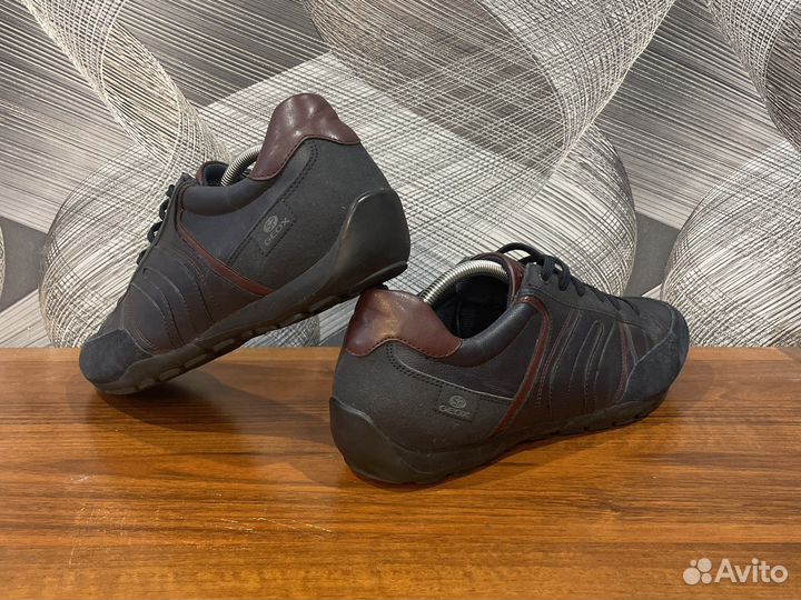 Кроссовки Geox размер 45