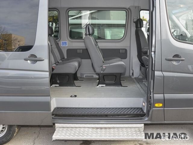 Volkswagen Crafter микроавтобус, 2012