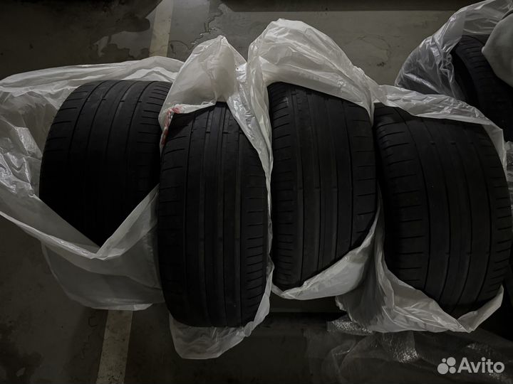 Pirelli P Zero 285/40 R22 и 325/35 R22