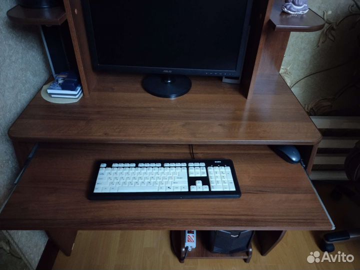 Компьютерный стол