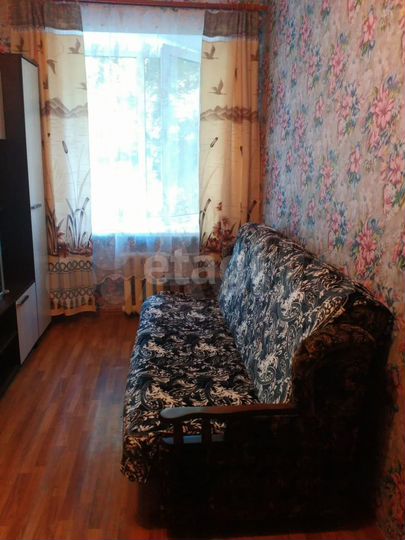 Комната 12,8 м² в 5-к., 2/4 эт.