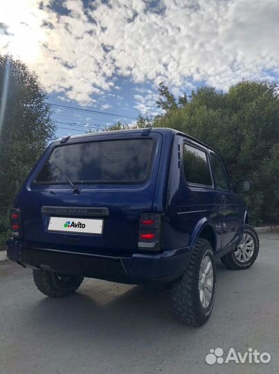 LADA 4x4 (Нива) 1.7 МТ, 2015, 320 000 км