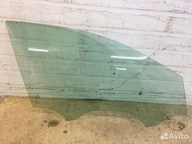 Стекло двери переднее правое Volkswagen Golf 5G