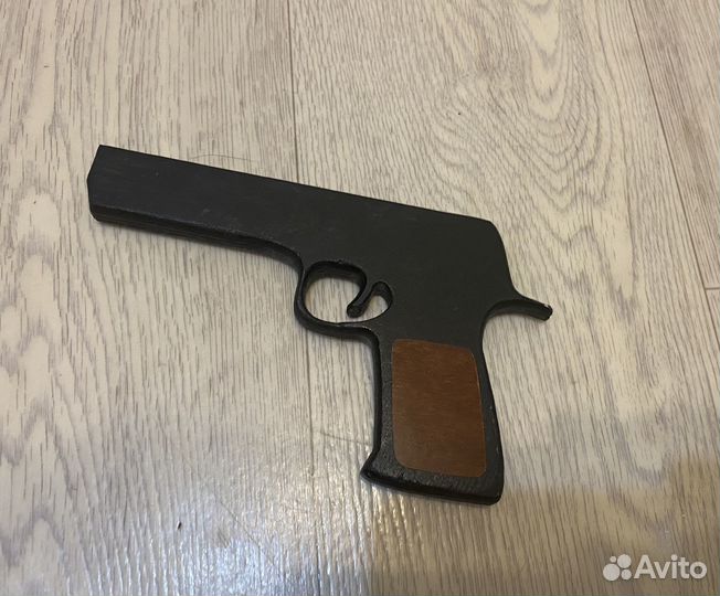 Деревянный пистолет