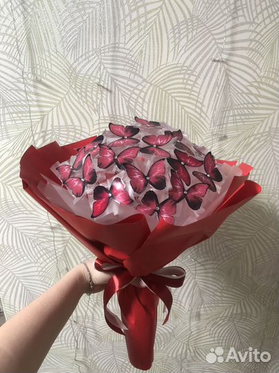 Букет из бабочек, лент; а также съедобные букеты