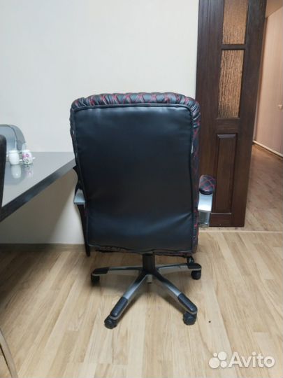 Компьютерное кресло