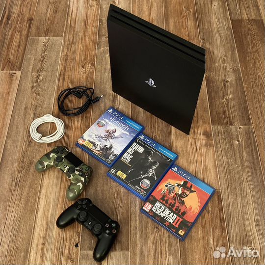 Sony Playstation 4 pro 1tb в идеале с подпиской