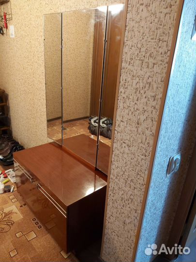Трильяж с зеркалом