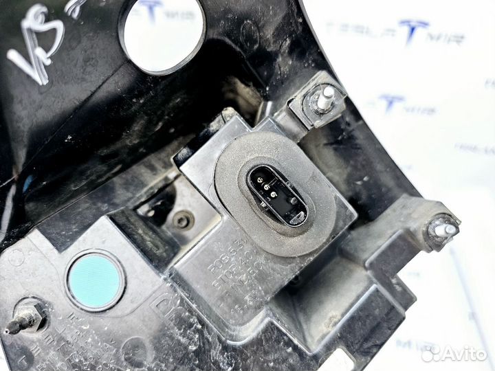 Фонарь задний правый Tesla Model 3 2021 1077400-00