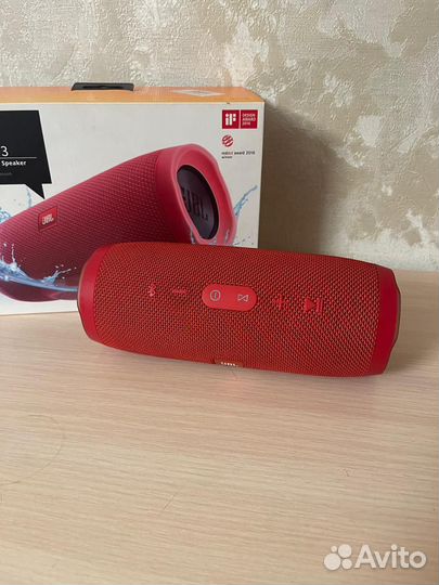 Портативная колонка JBL Charge 3