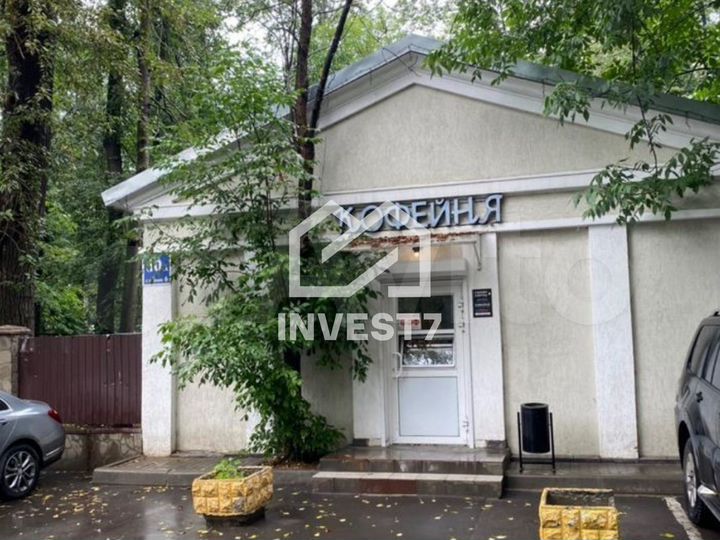 Здание с кофейней