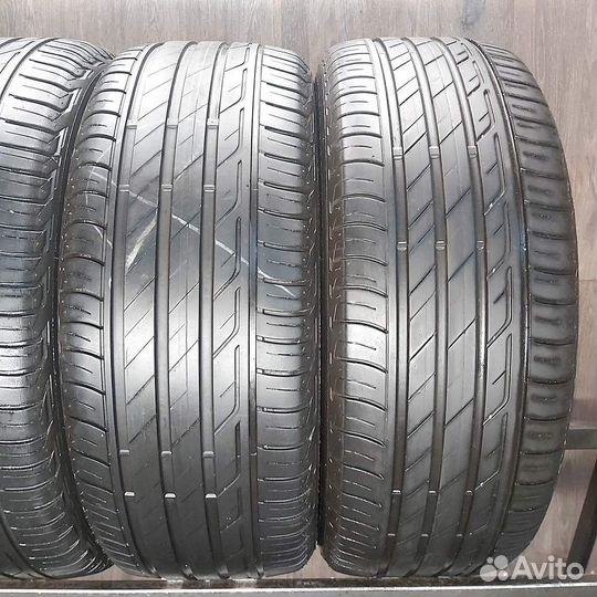 Bridgestone Turanza T001 215/55 R17 94V