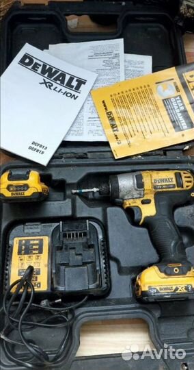 Аккумуляторный ударный шуруповёрт DeWalt DCF815D2