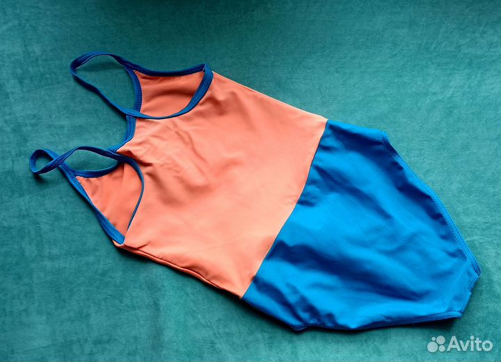Купальники слитный и раздельный на 128-134 см