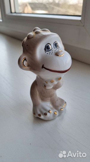 Статуэтка фарфор