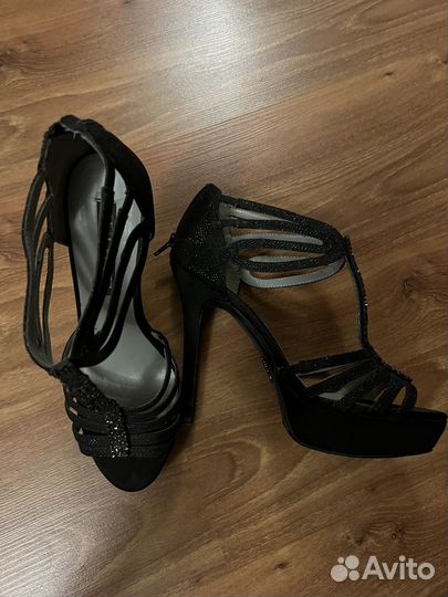 Босоножки Vera Wang 38,5