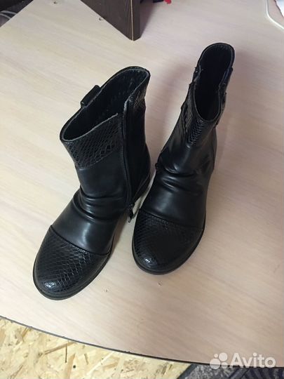 Ботинки для девочки