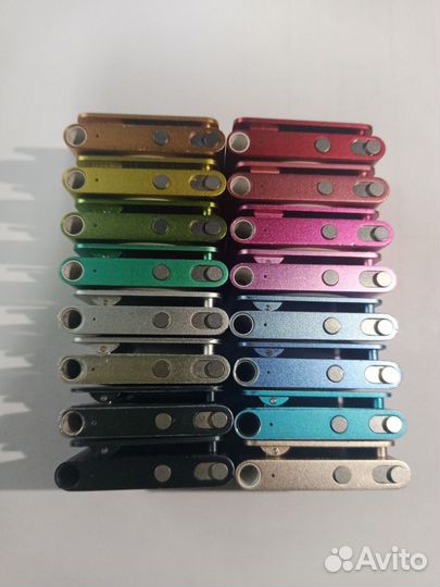 iPod Shuffle 4 разных цветов